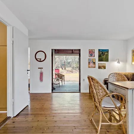 Holiday home 2 Bedroom Pet Friendly In