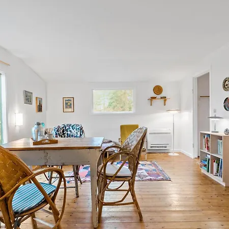 Holiday home 2 Bedroom Pet Friendly In *