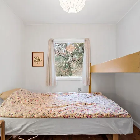 2 Bedroom Pet Friendly In *