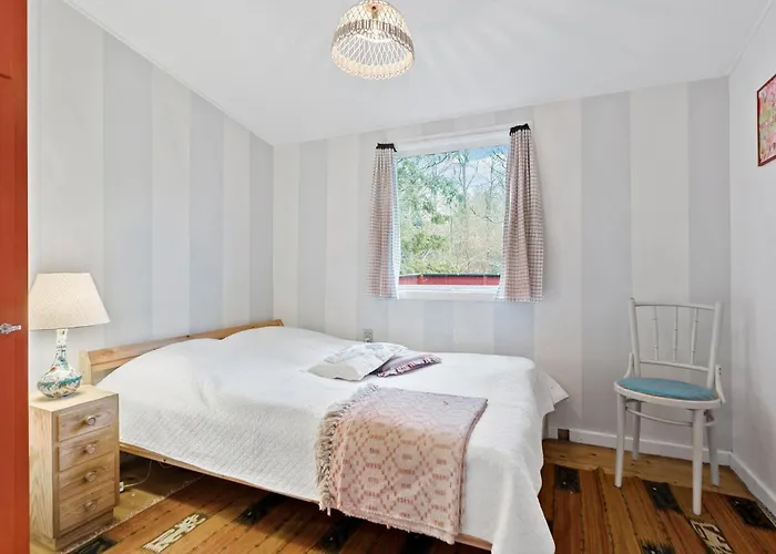 2 Bedroom Pet Friendly In *